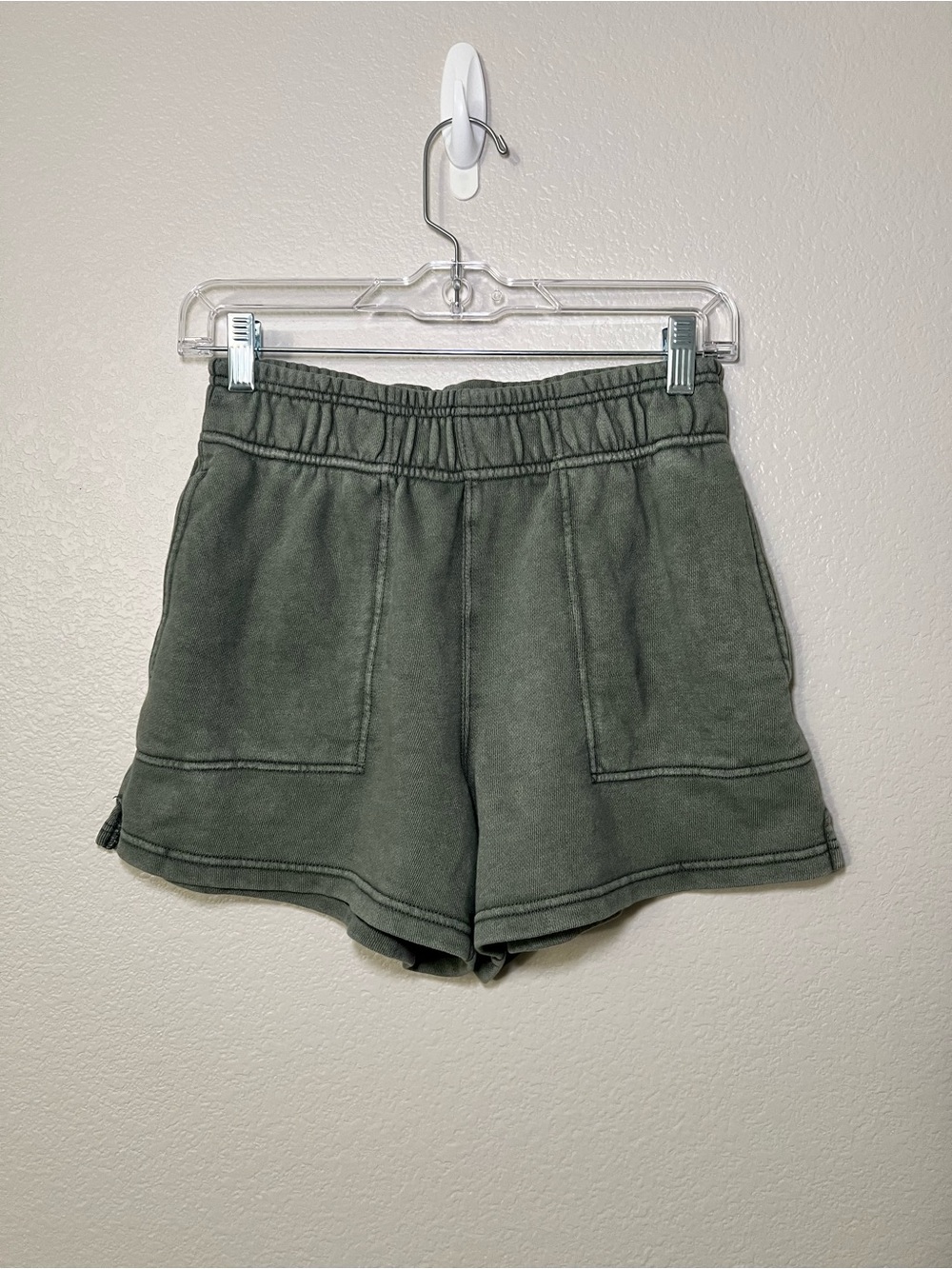 Aerie Olive Sage Green Terry Sweat Shorts Women’s XS Casual Lounge Patch Pocket
